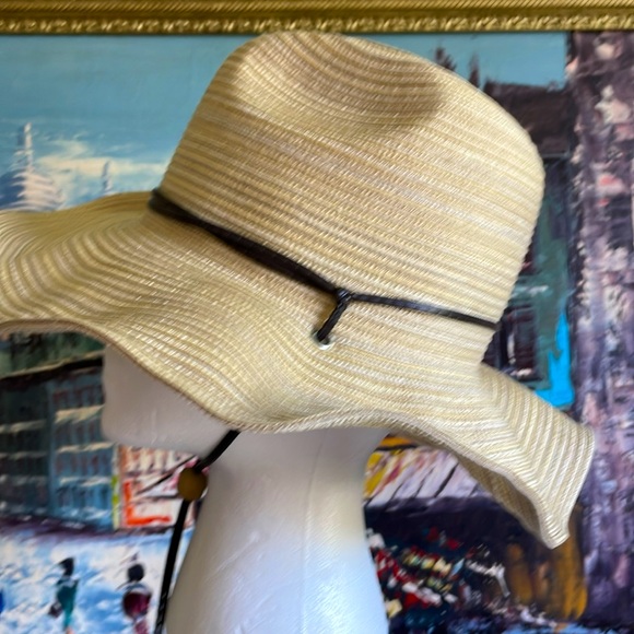 Scala Collezione Shapable Hat With Chin Strap - Picture 2 of 5